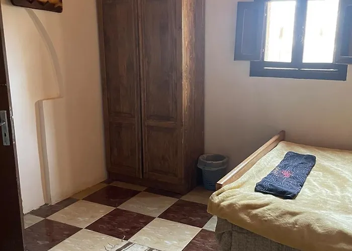 Spacious Bedouin With Large Private Garden *